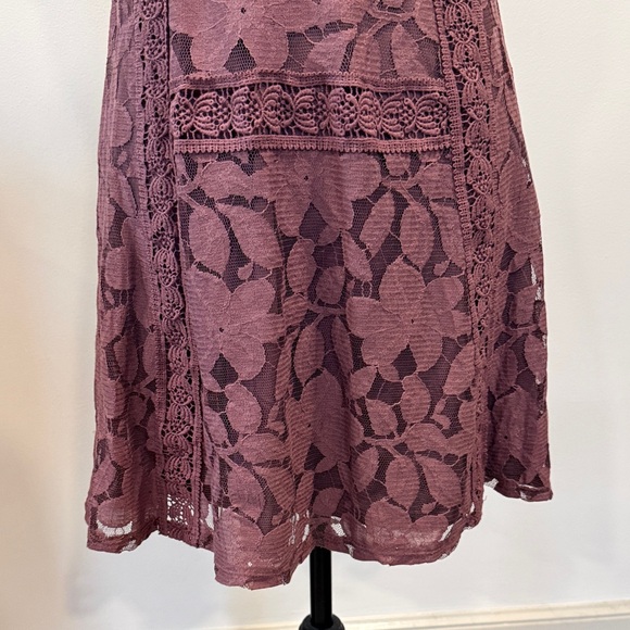 Alter'd State Dusty Plum Colored Lace Sleeveless Dress Size Small - Picture 4 of 14